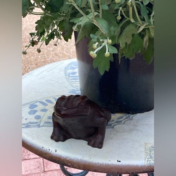 Hand Crafted Wooden Frog Sculpture Vintage Resin Red Mill MFG Made in USA 3” - Picture 4 of 7